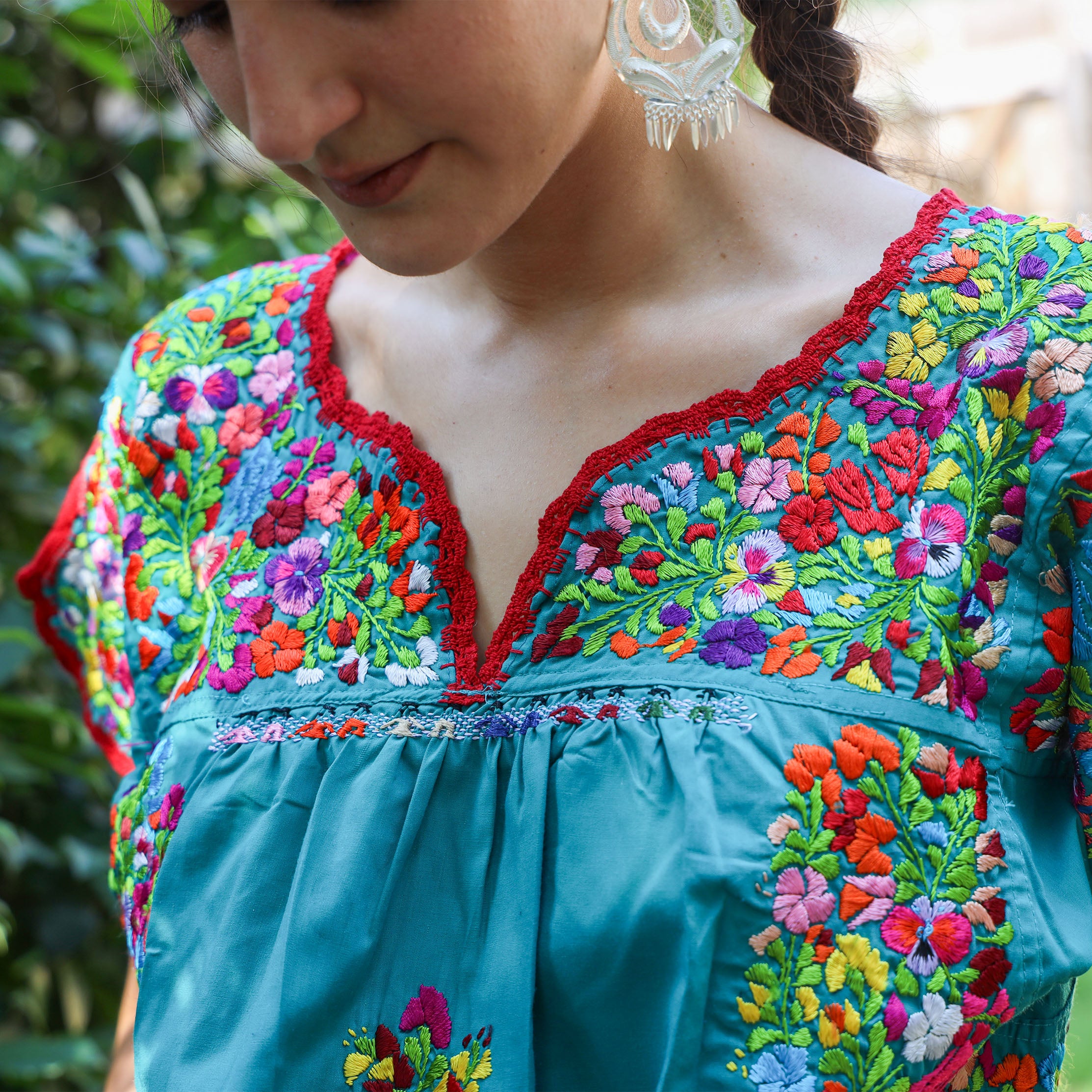Typical Mexican clothing, Hand Embroidered Manta Blouse, Hand Embroidered mexican Blouse, woven mexican productos