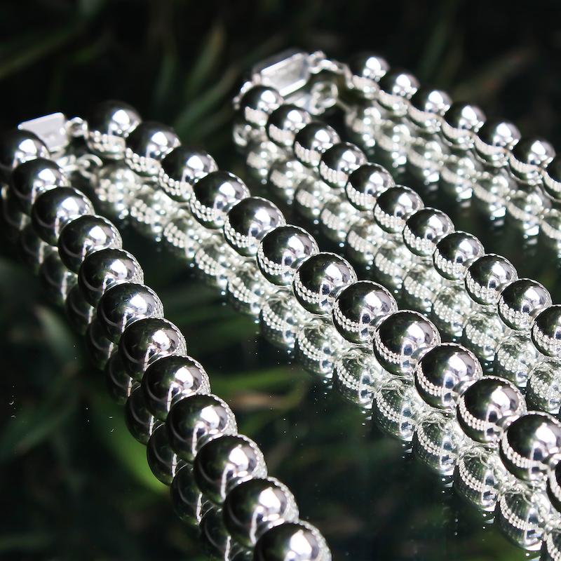 Red and Black Glass Beads Bracelet – Botanica San Miguel LJ LLC
