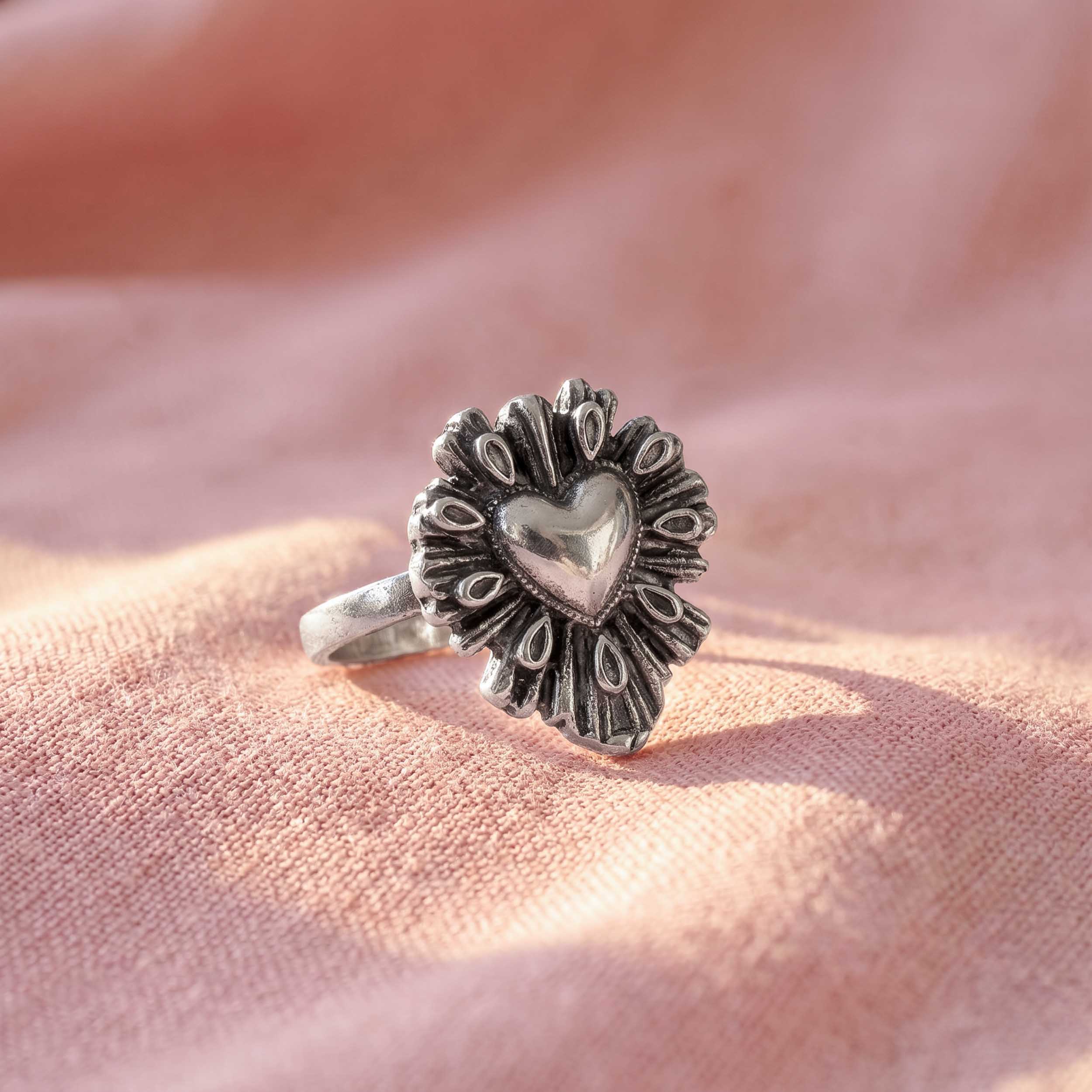 Sterling Silver Sparkle Corazón Sagrado Ring