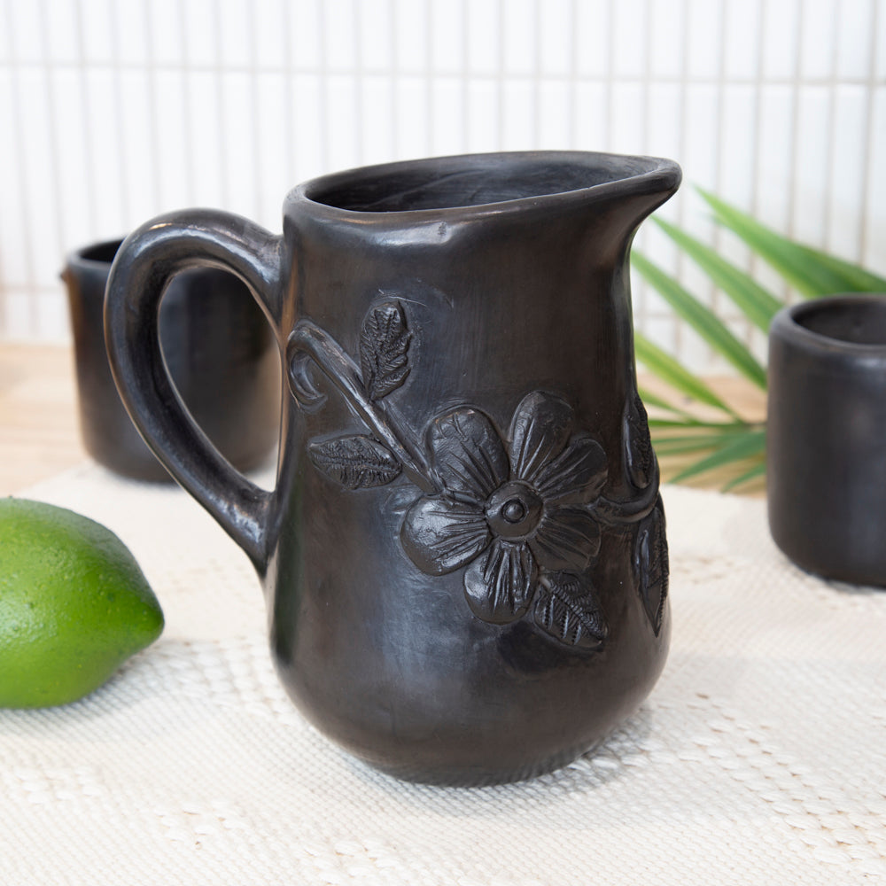 Barro Negro Floral Filigrana Pitcher