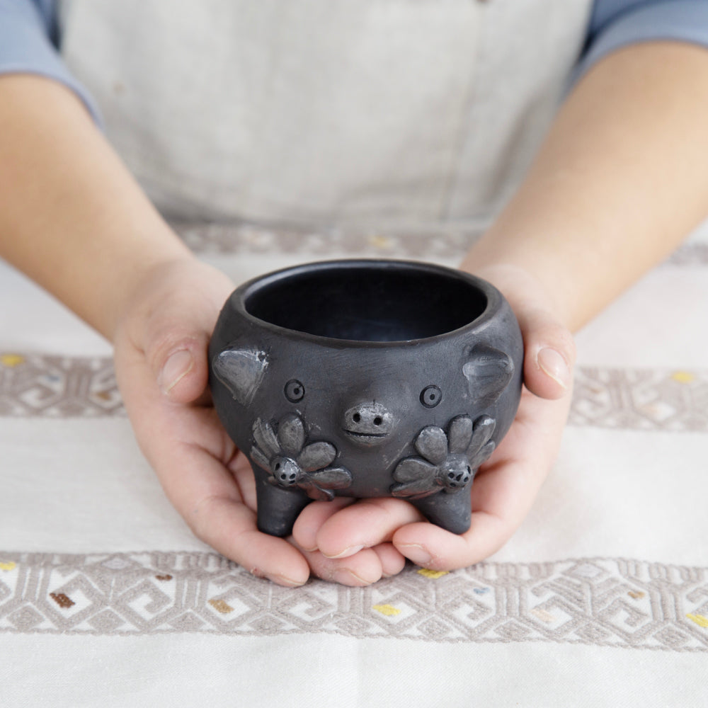 Barro Negro Cochinito Salsa Bowl with Flowers