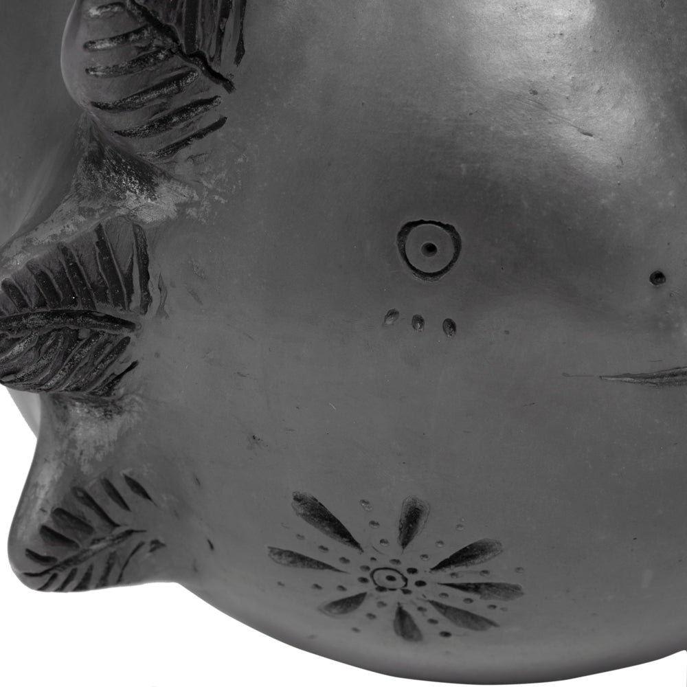 Barro Negro Axolotl Planter