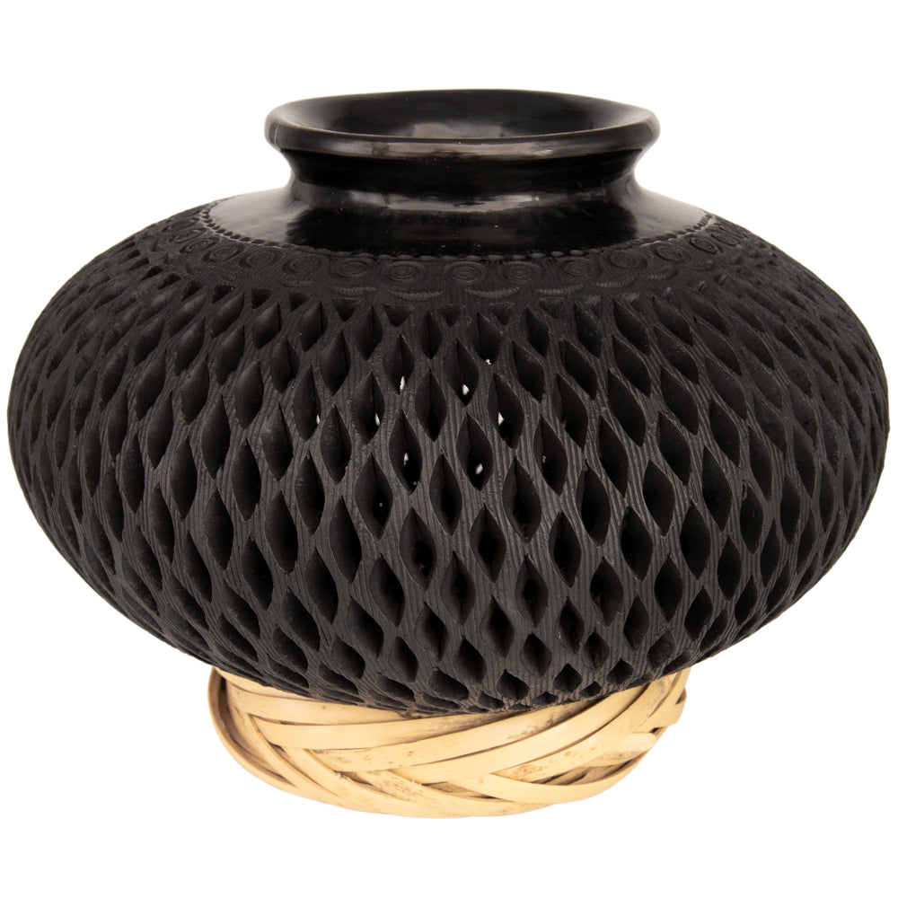 Barro Negro Traditional Wide Carved Vase