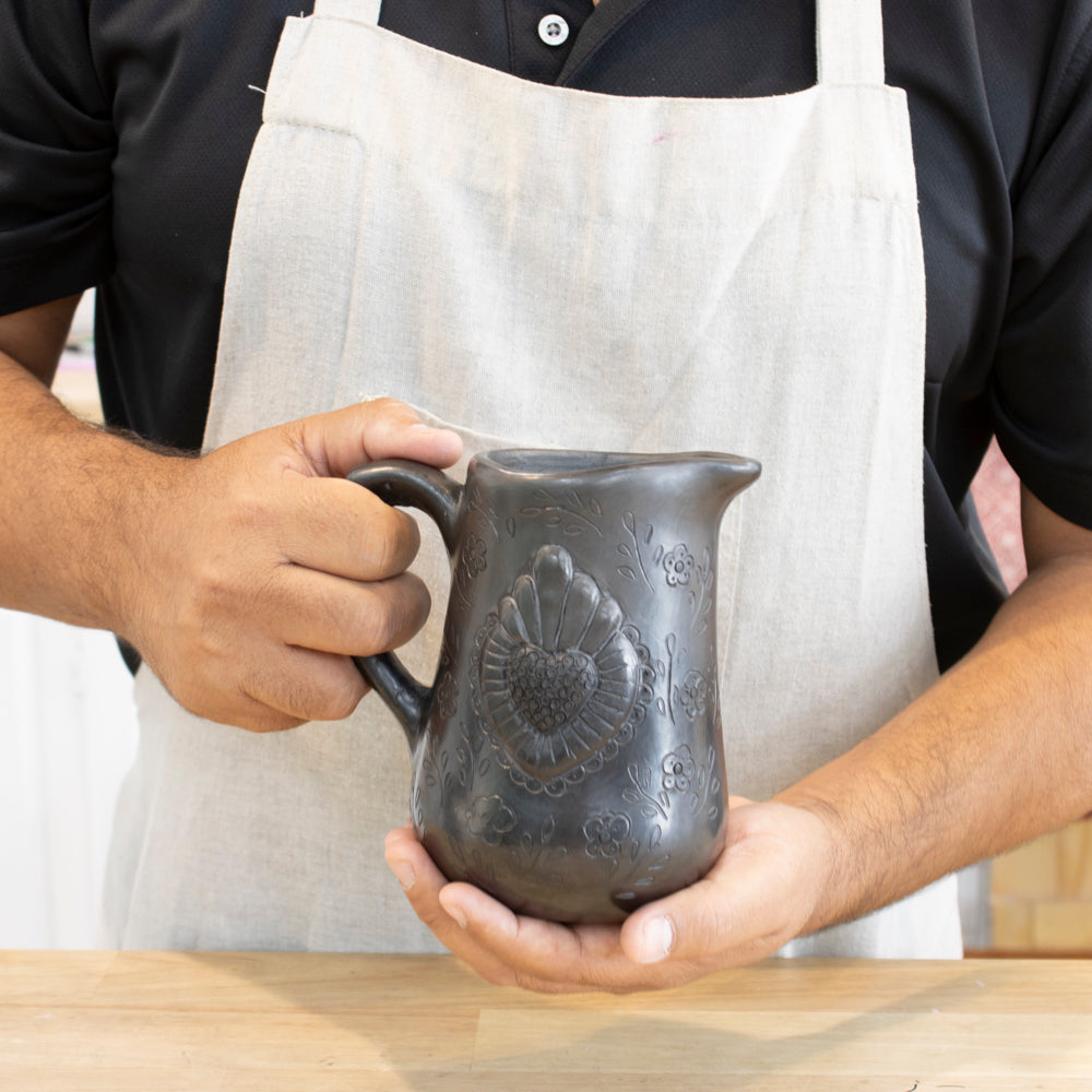 Barro Negro Floral Filigrana Pitcher