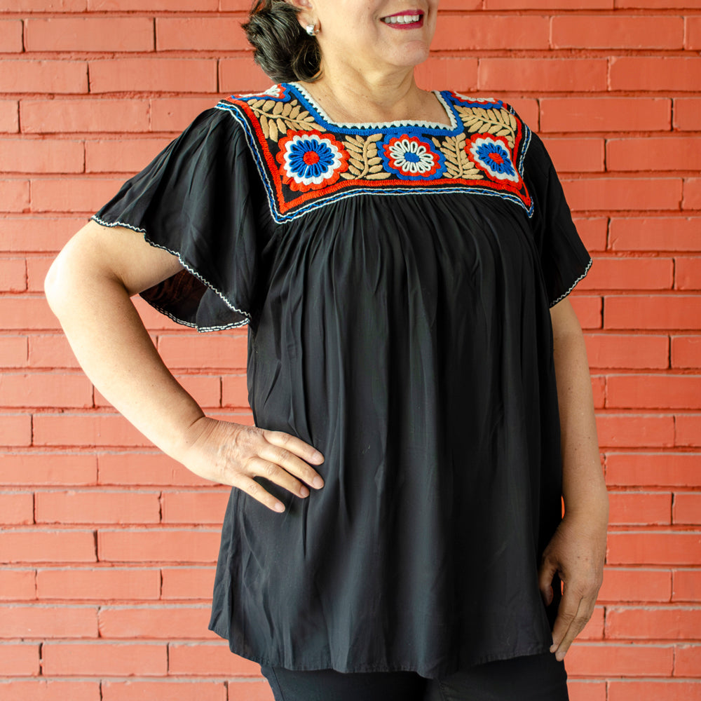 Carranza Short Sleeve Embroidered Blouse | Lolo Mexican Mercadito Carranza Short Sleeve Embroidered Blouse | Lolo Mexican Mercadito