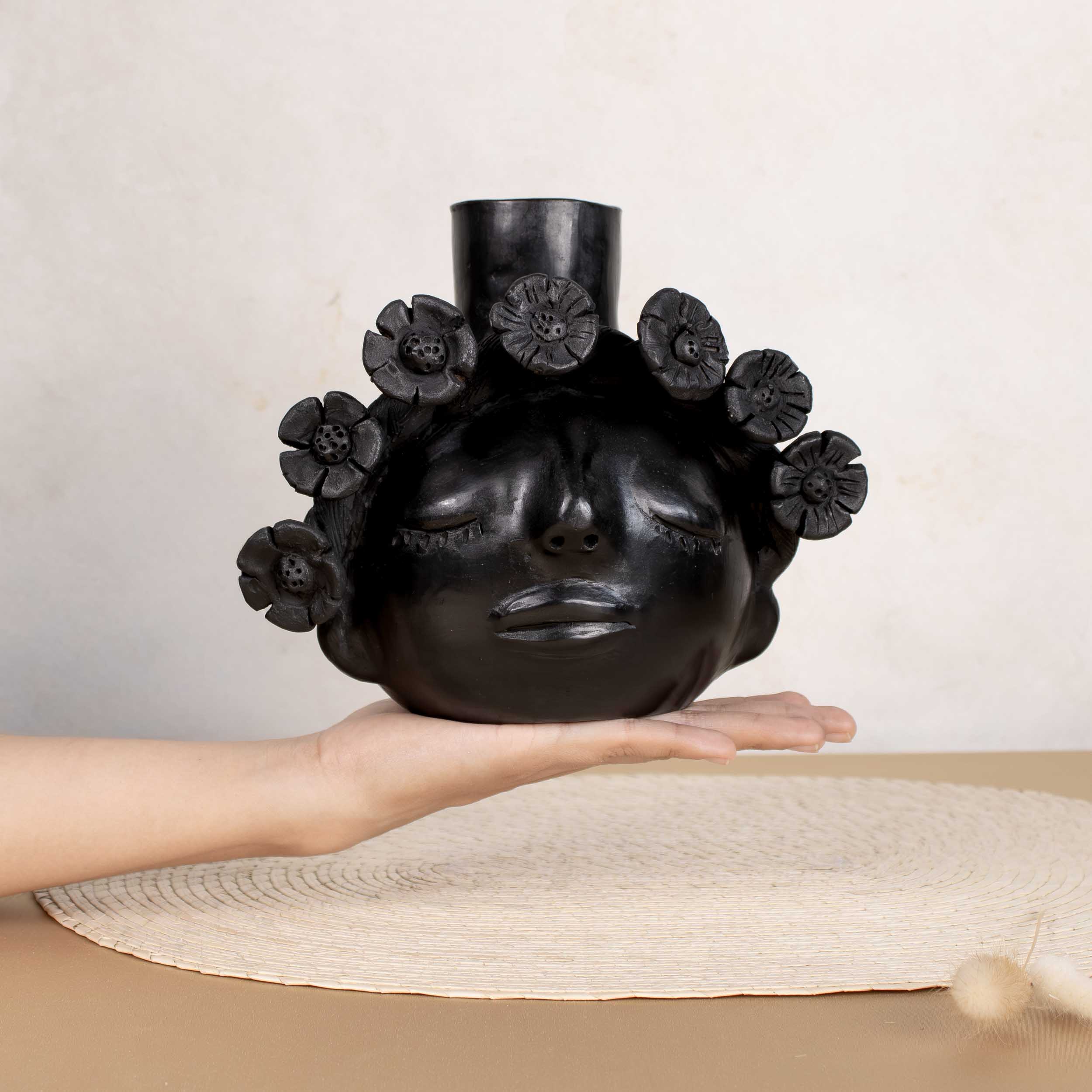 Barro Negro Reina Candle Holder