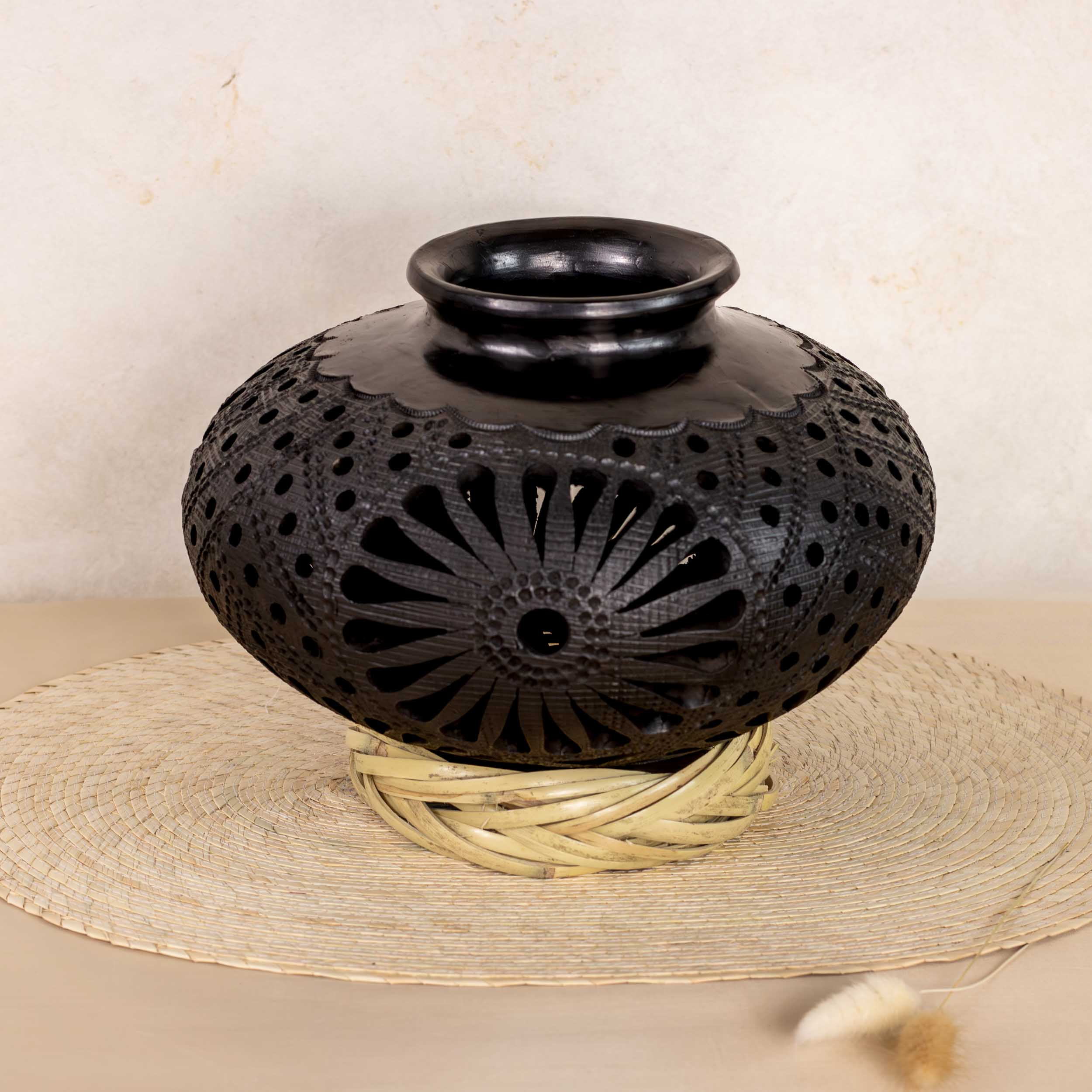 Barro Negro Traditional Wide Carved Vase