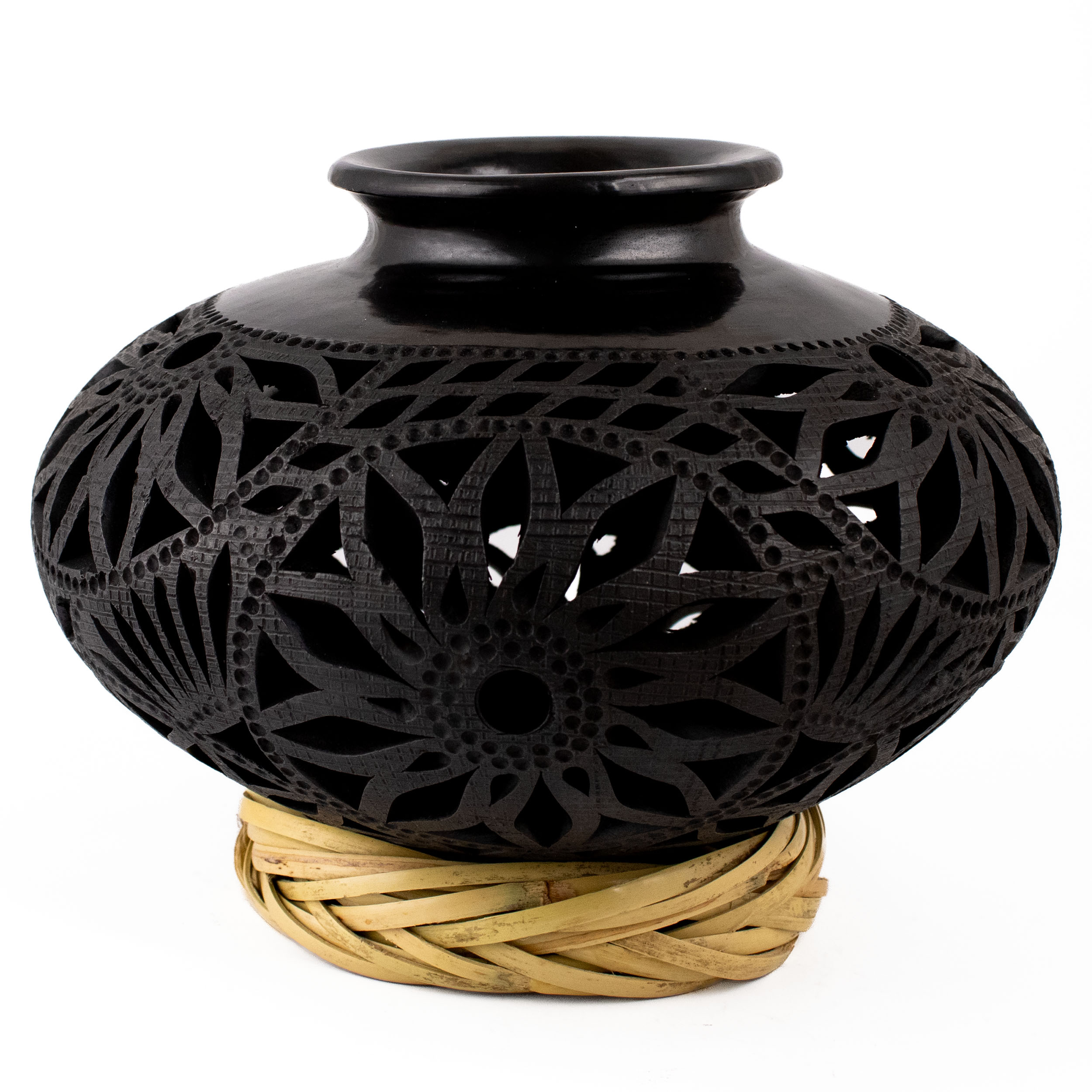Barro Negro Traditional Wide Carved Vase