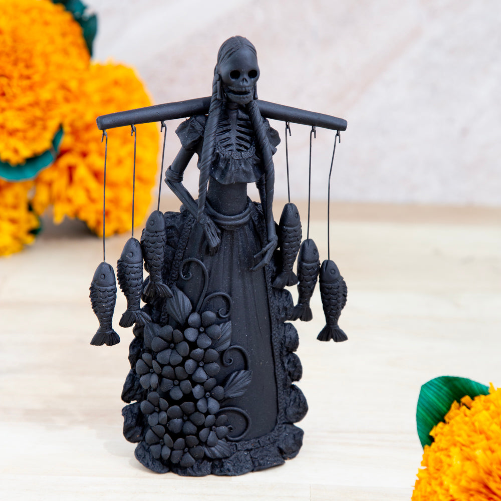 Catrina en Negro from Capula Sculpture