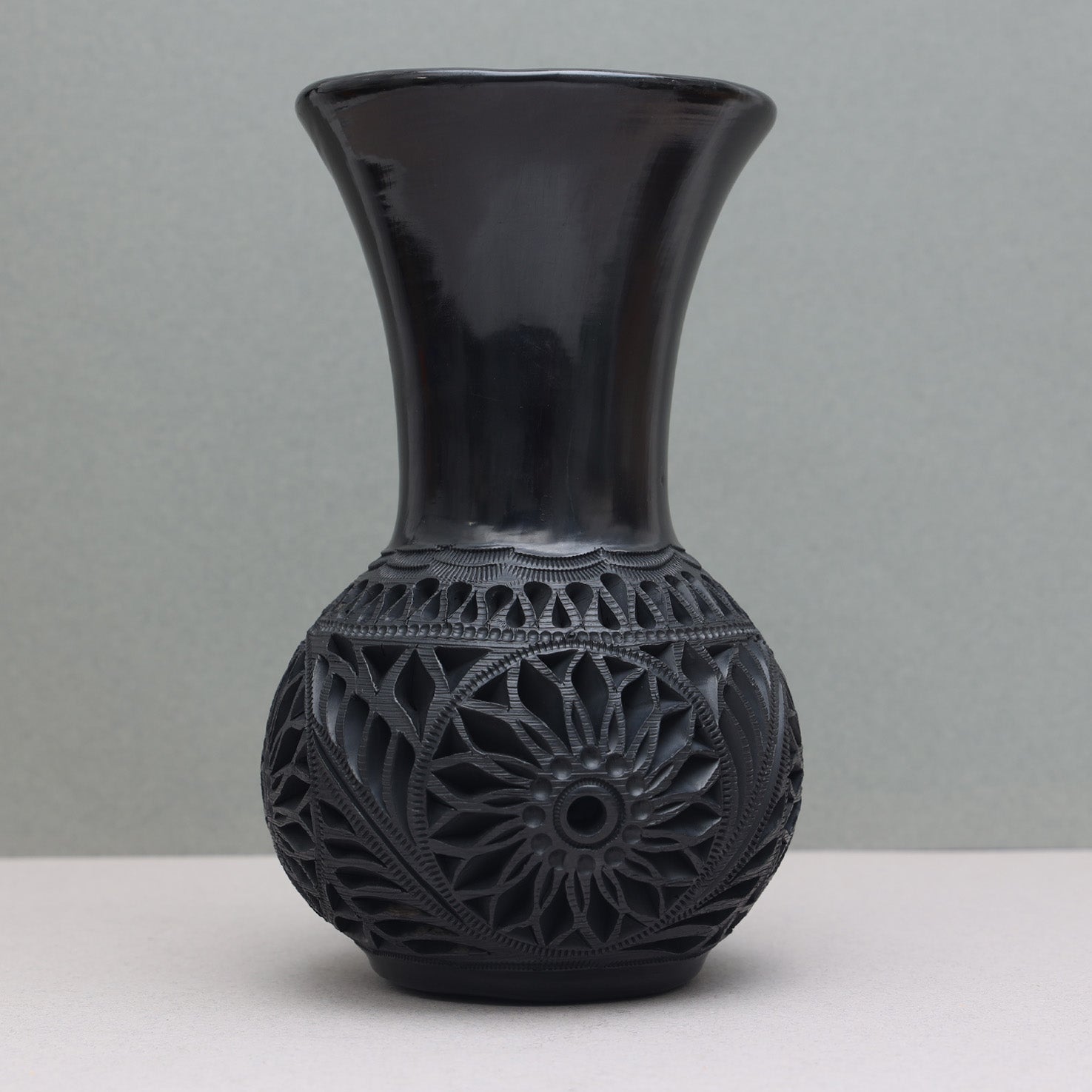 Cartuchero Barro Negro Short Decorative Carved Vase