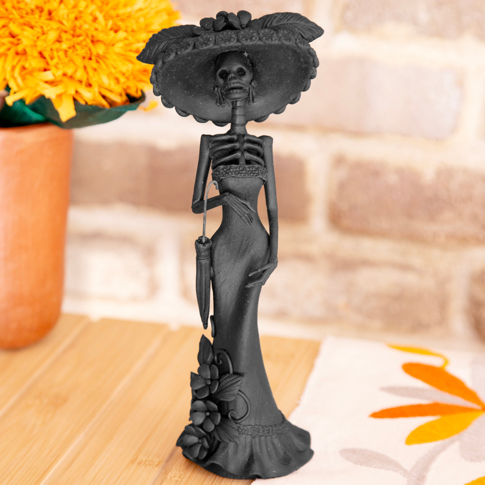Catrina en Negro from Capula Sculpture