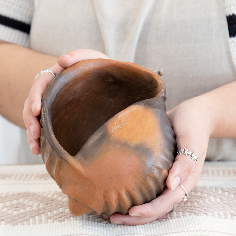 Santa Cruz Cachán Caracol Seashell Clay Sculpture