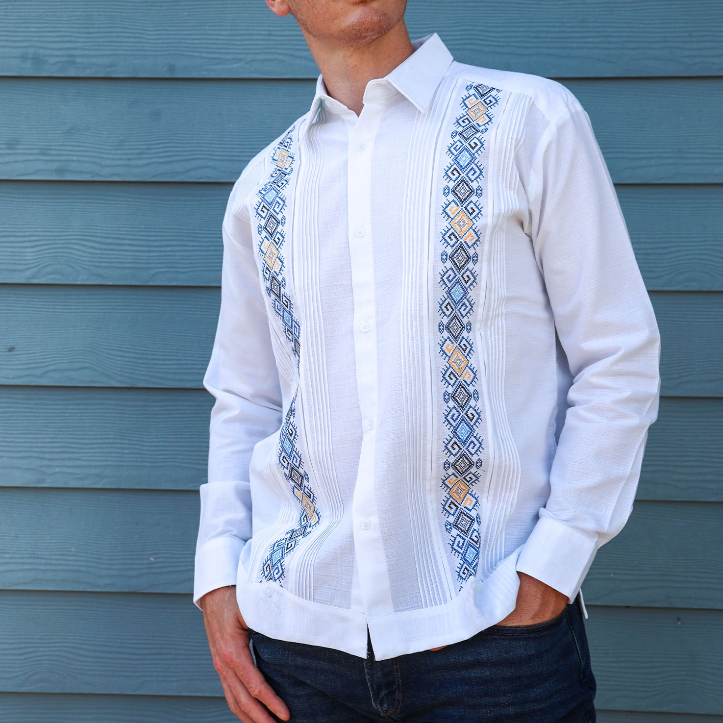 Día Long Sleeve Embroidered White Guayabera