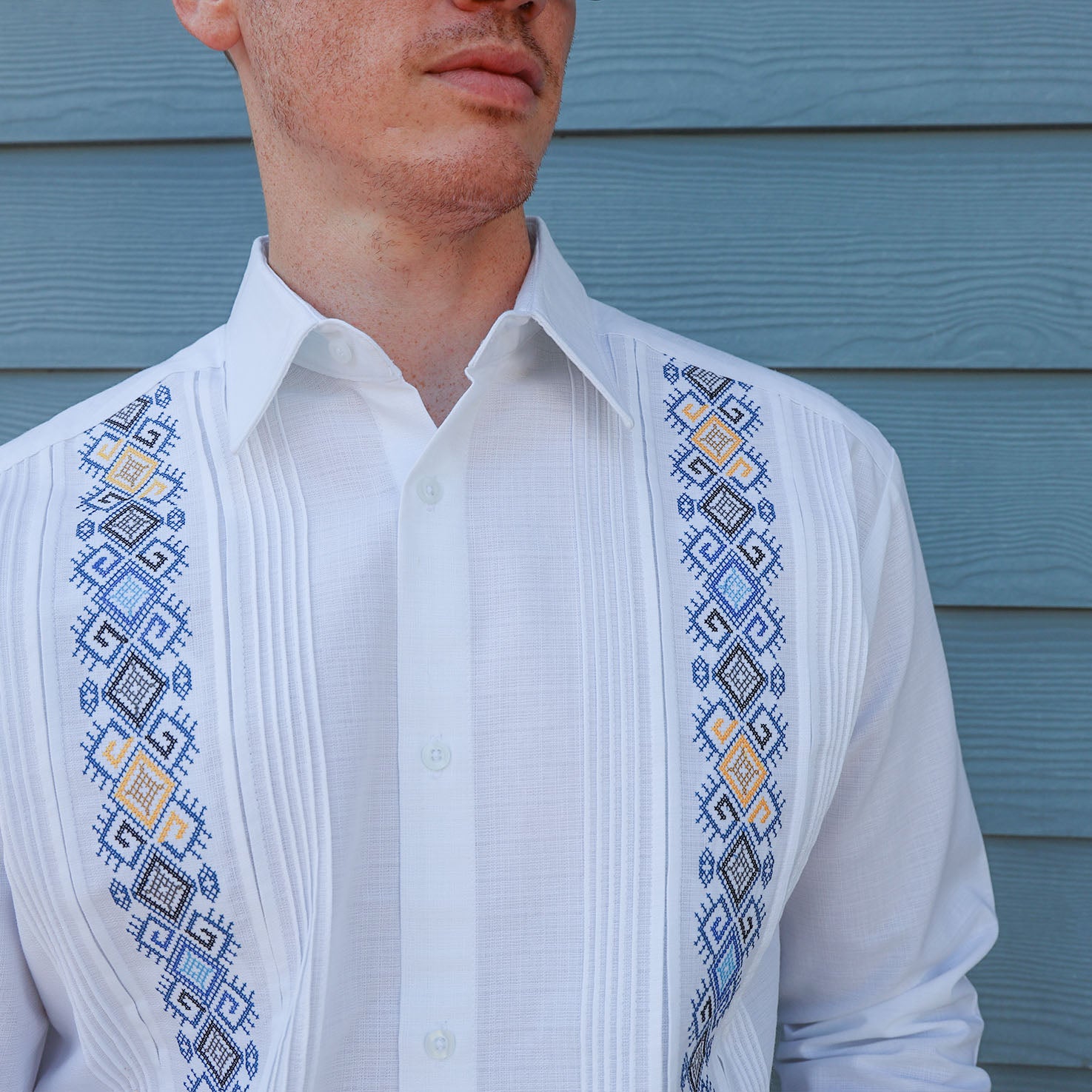 Día Long Sleeve Embroidered White Guayabera