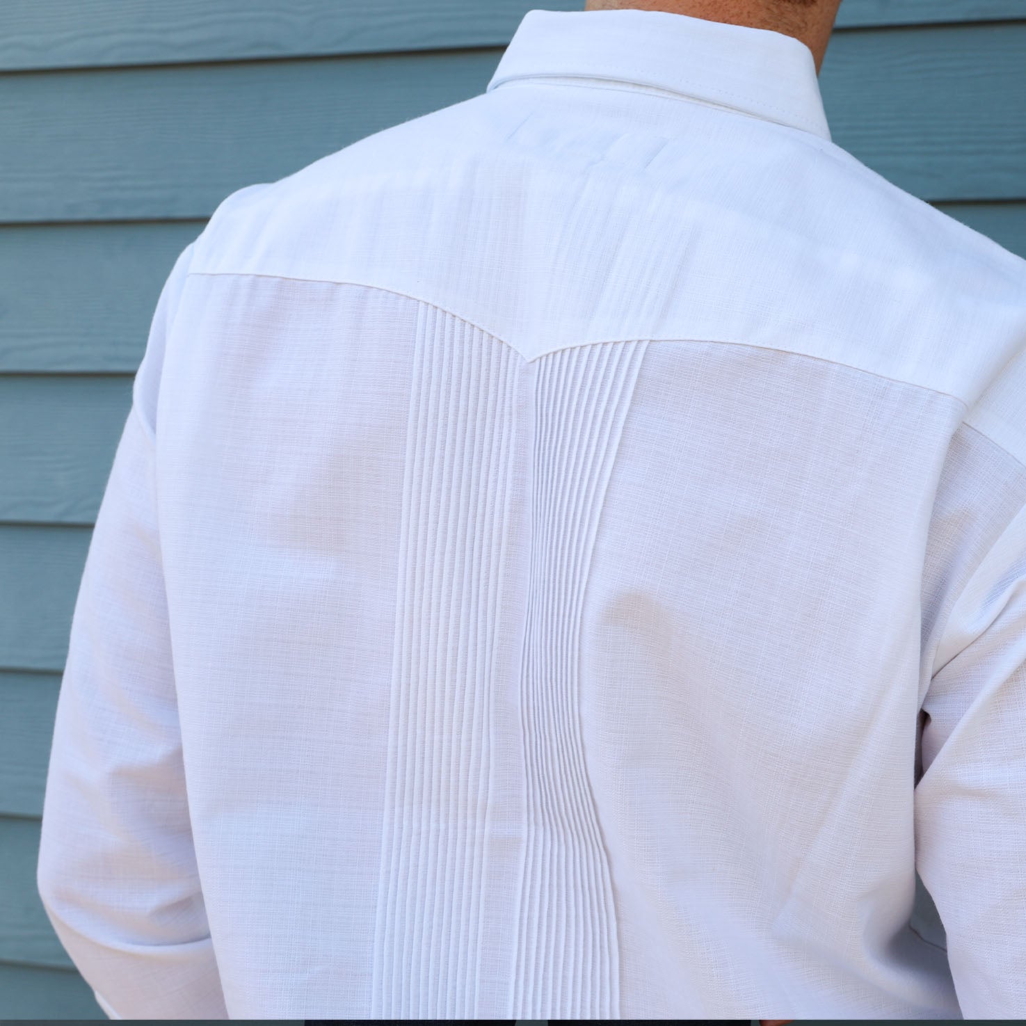 Día Long Sleeve Embroidered White Guayabera