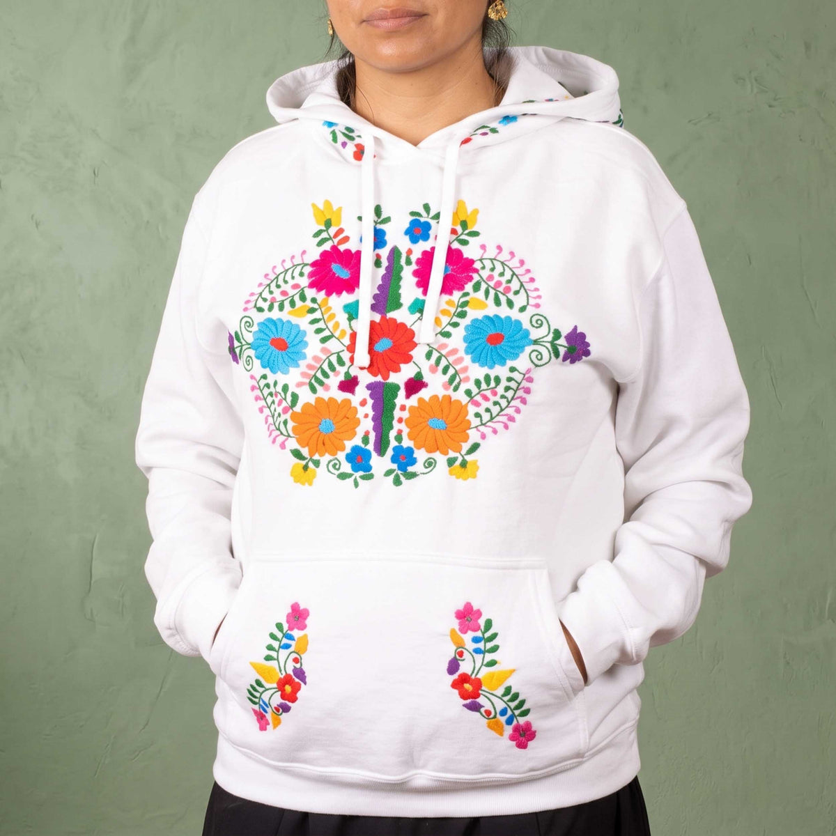 Chilac Floral Embroidered Pullover Hoodie