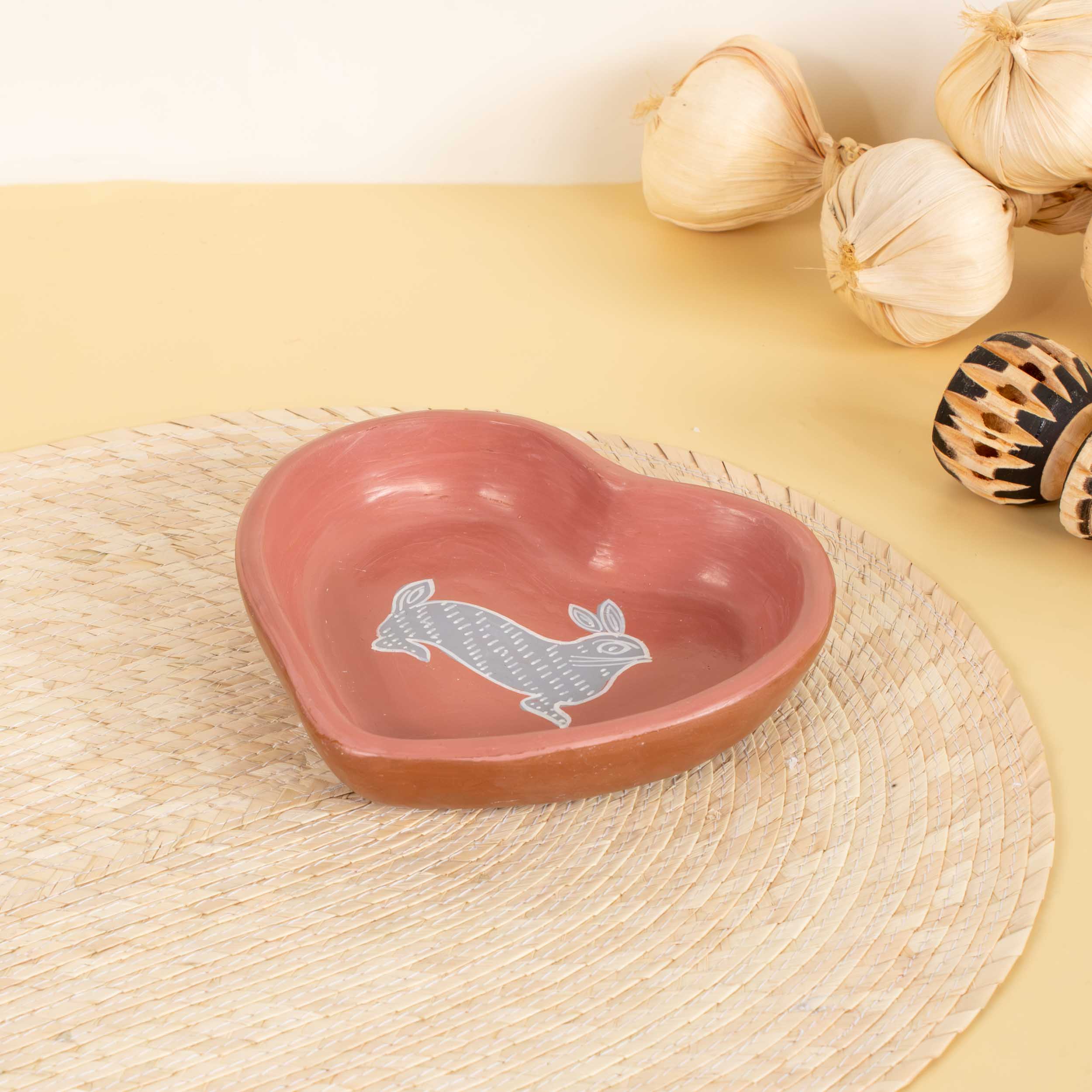 Huancito Hand-Painted Awani Heart Shaped Dish Plate