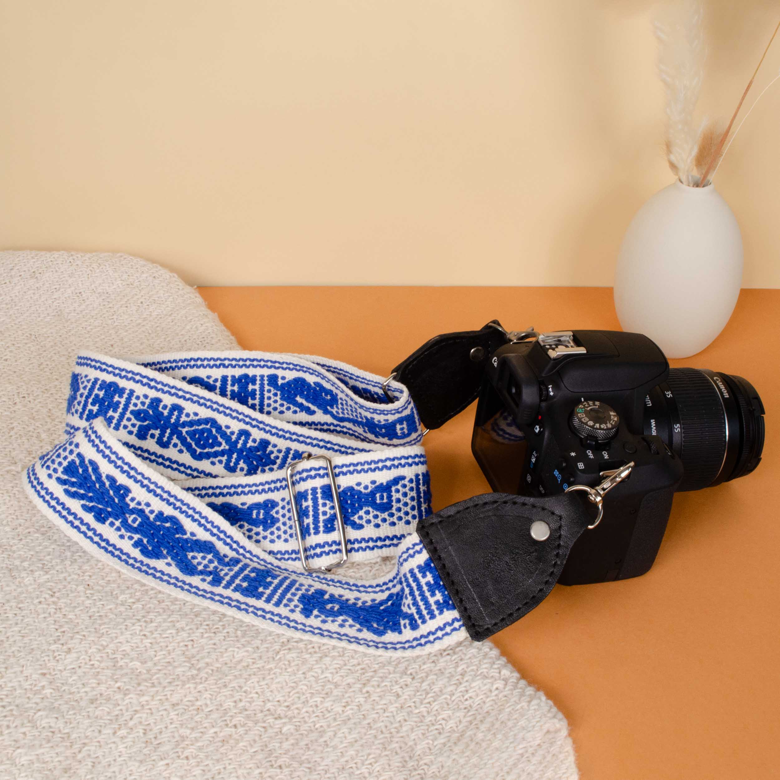 Jalieza Telar Woven Camera Strap