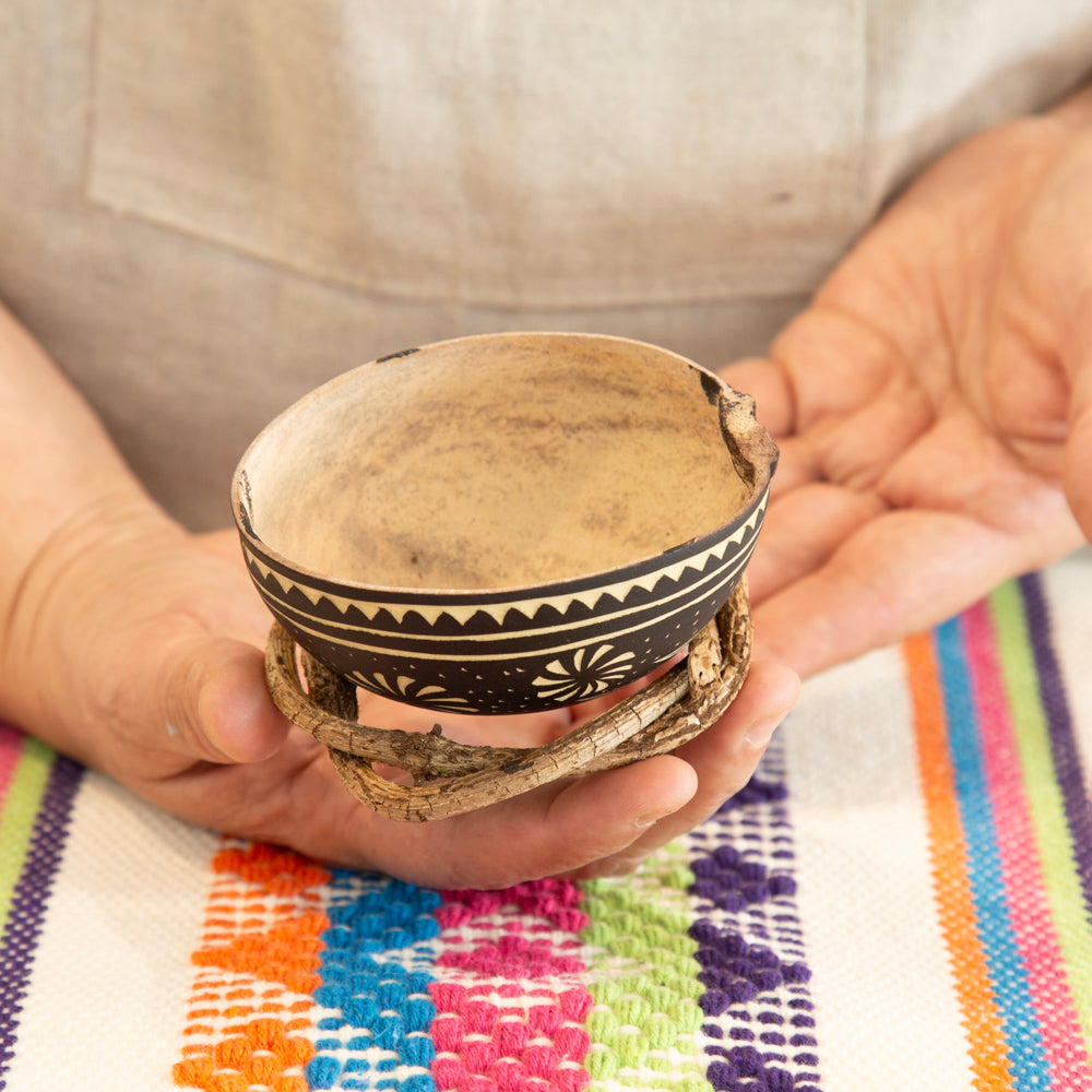 Agave Hand-Carved Jicara with Base