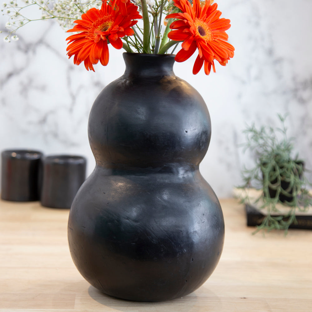 Barro Negro Gourd Black Vase