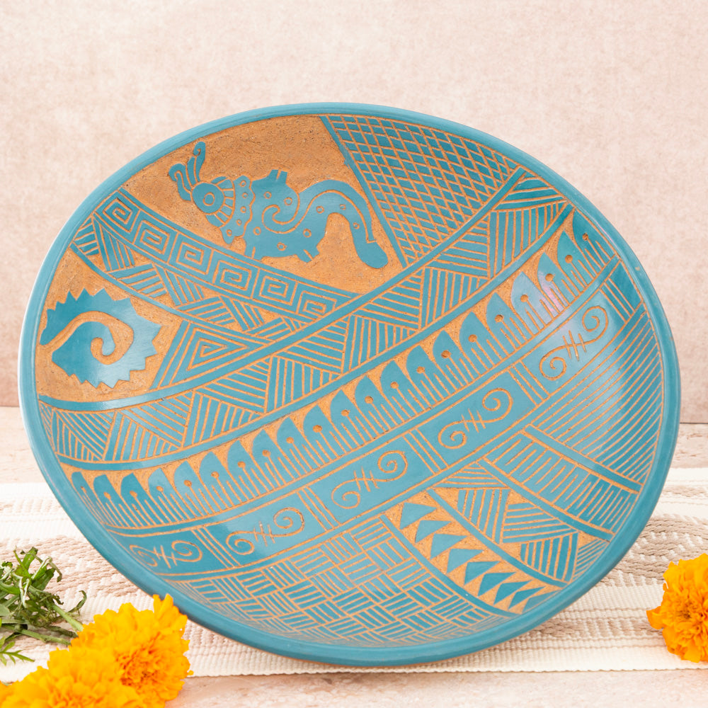 Zinapécuaro Large Hand-Carved Clay Bowl
