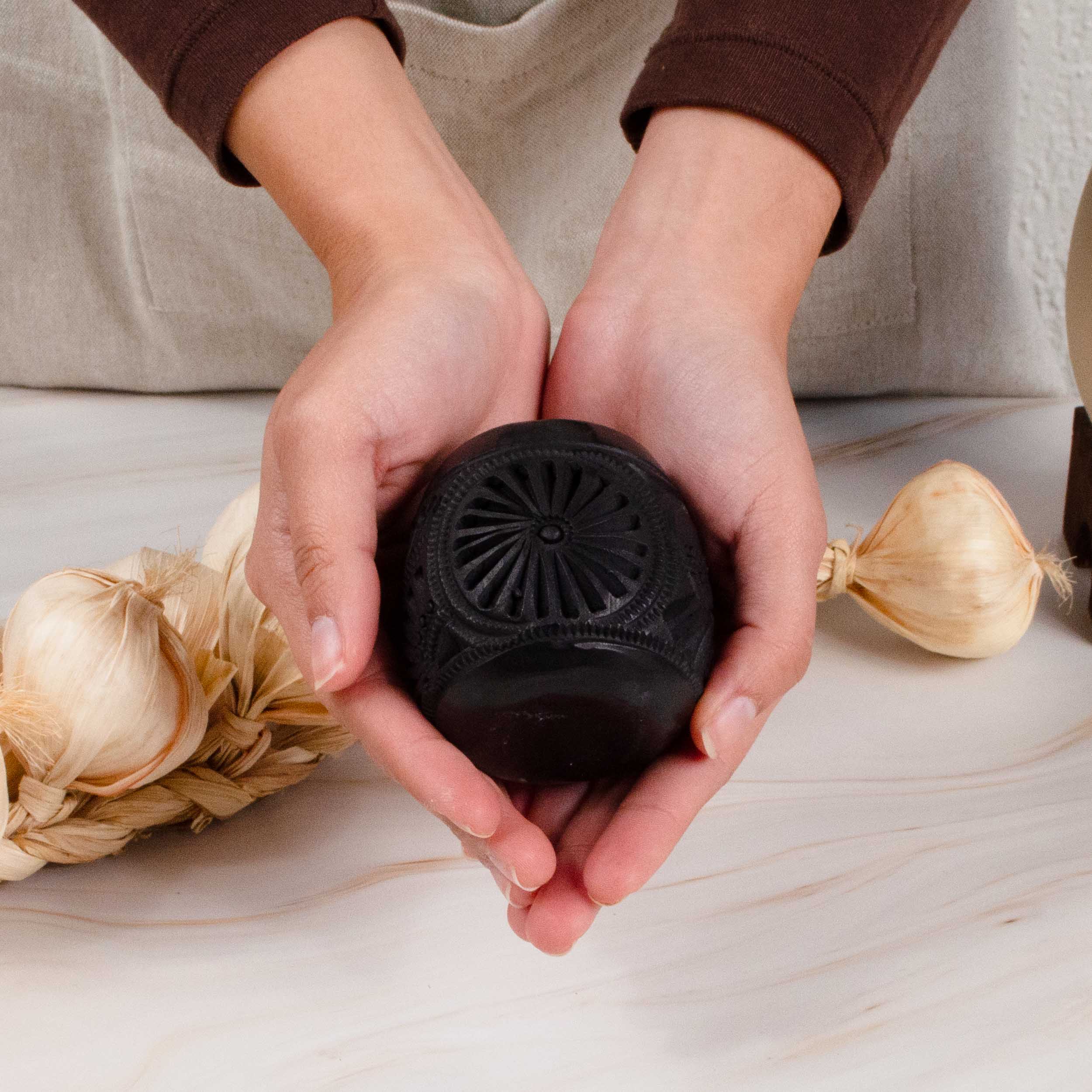 Barro Negro Floral Carved Mezcalero Shot Glass