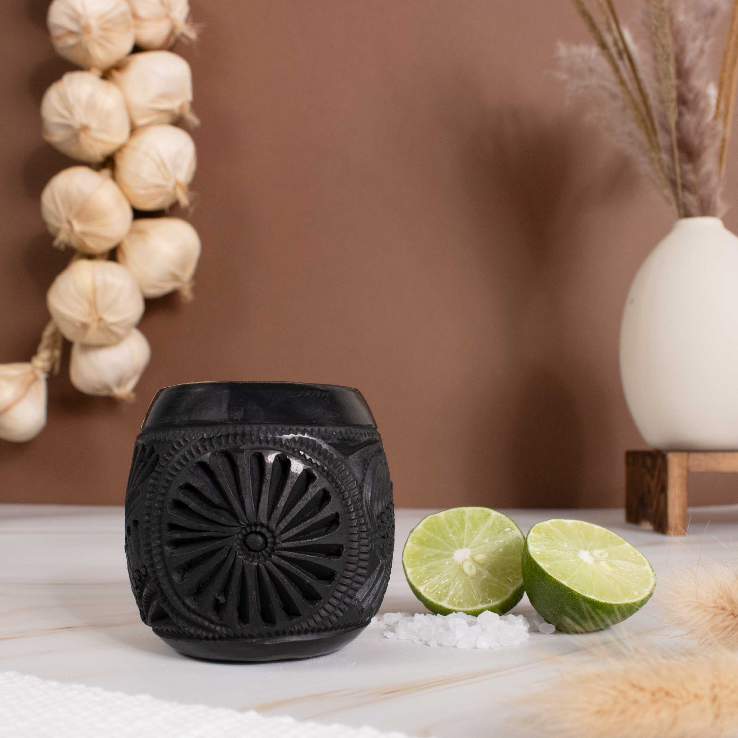 Barro Negro Floral Carved Mezcalero Shot Glass | Lolo Mercadito