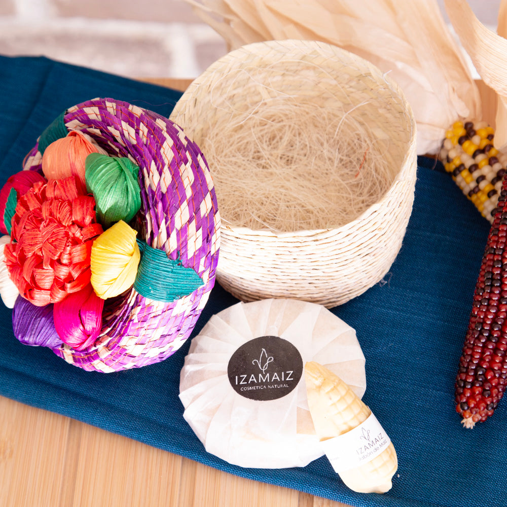 Mis Tortillas Artisanal Soap Set with Decorative Tortillero