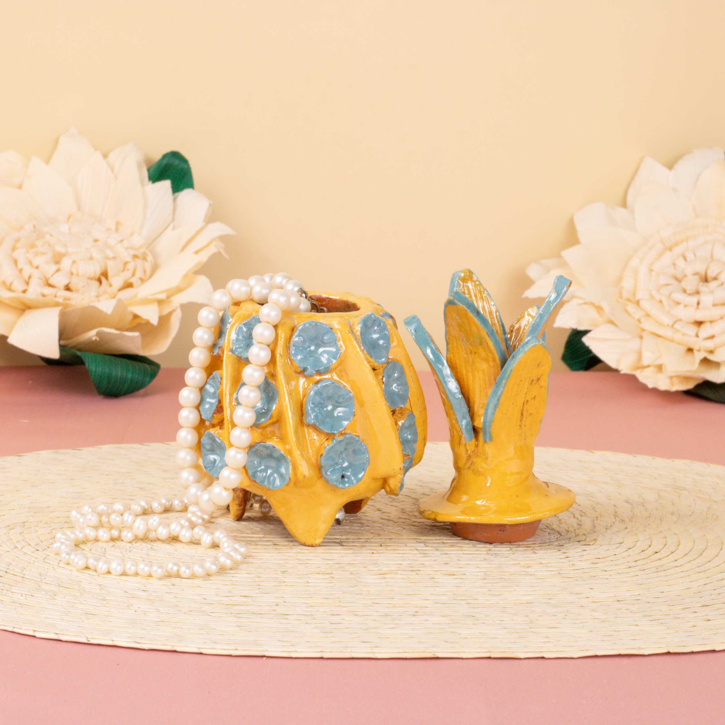 Mini Piña 6.5" Decorative Pineapple Sculpture