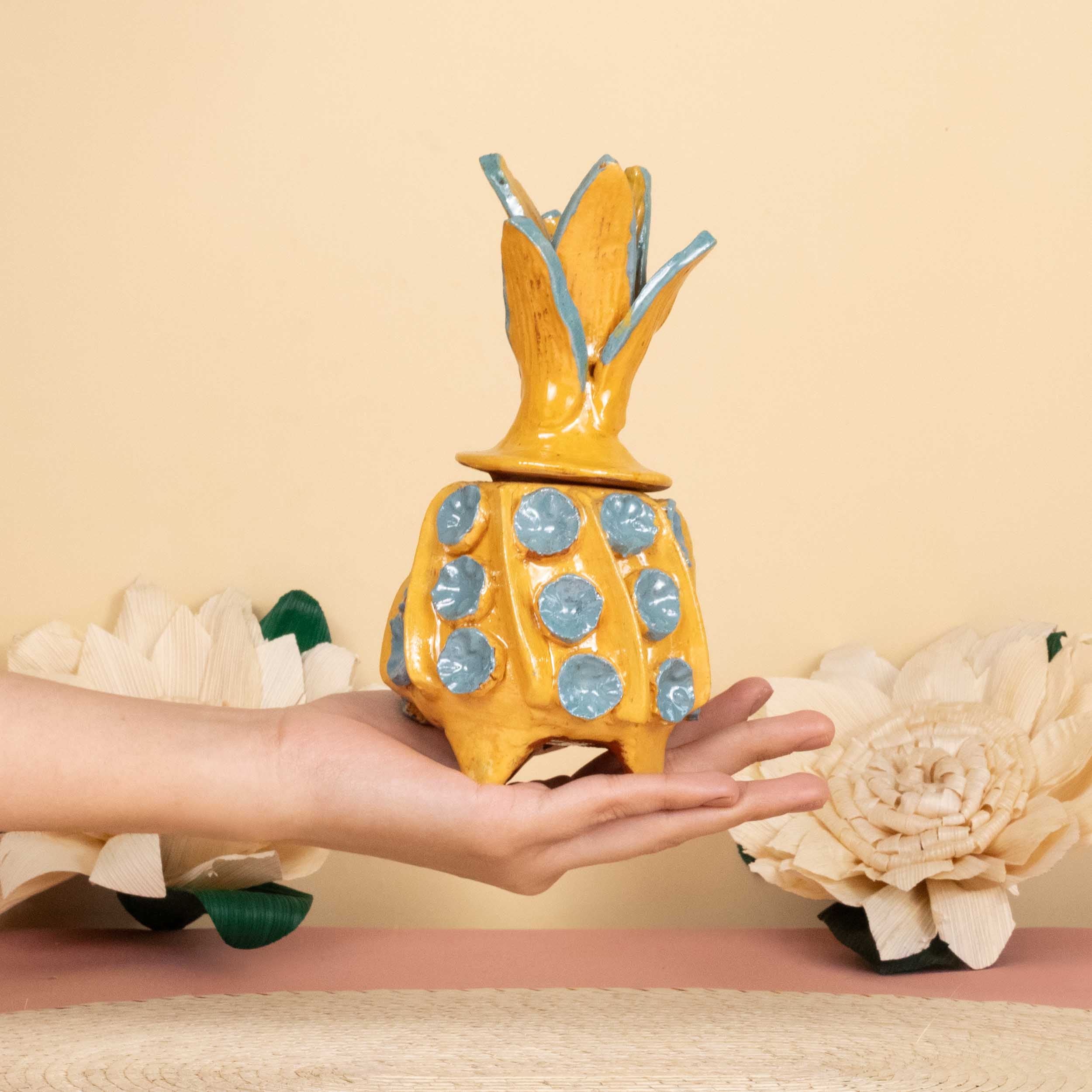 Mini Piña 6.5" Decorative Pineapple Sculpture