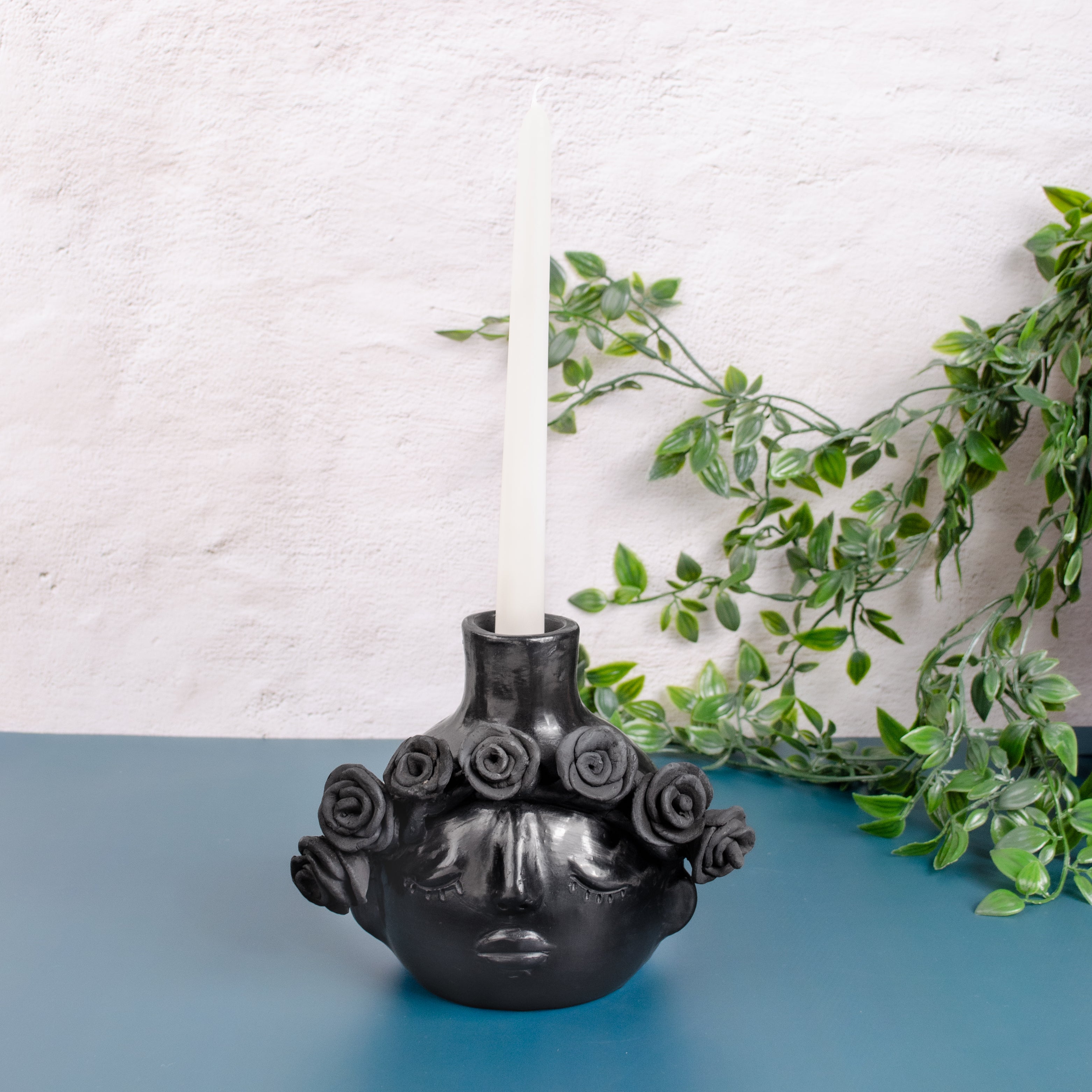 Barro Negro Reina Candle Holder