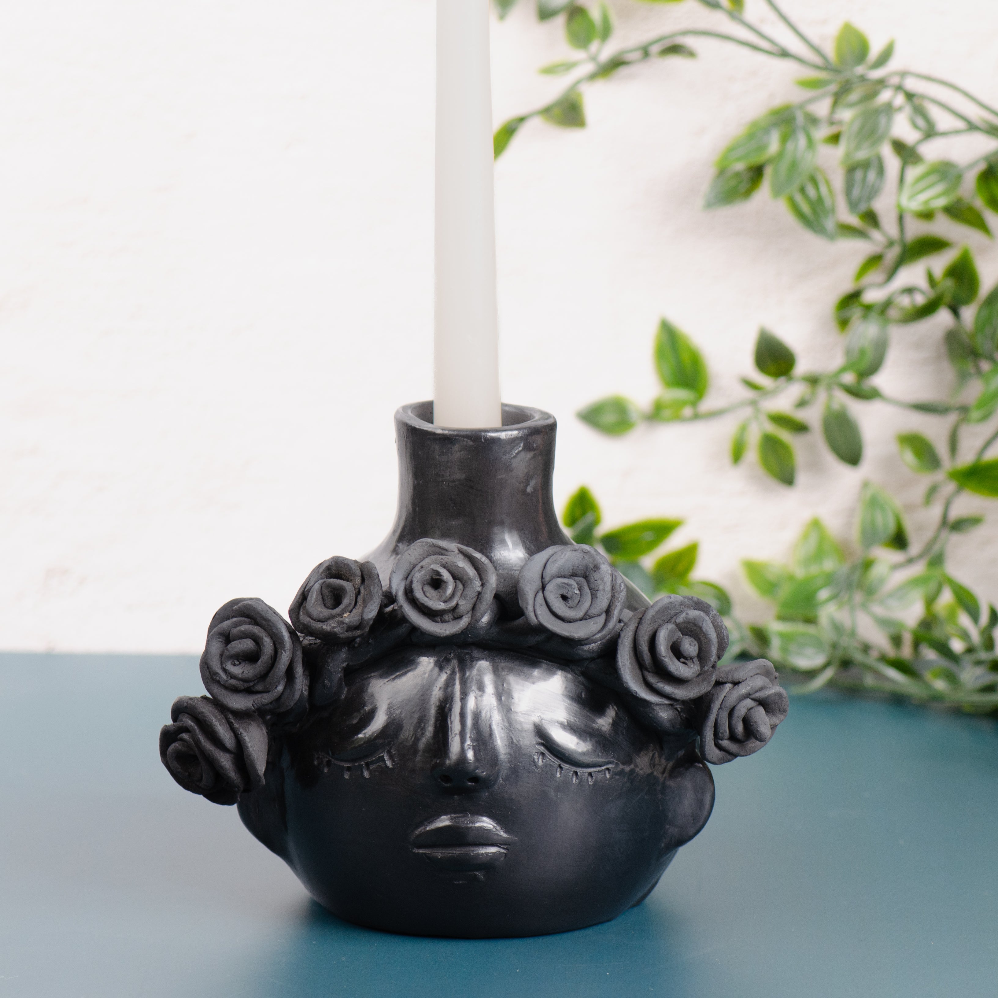Barro Negro Reina Candle Holder