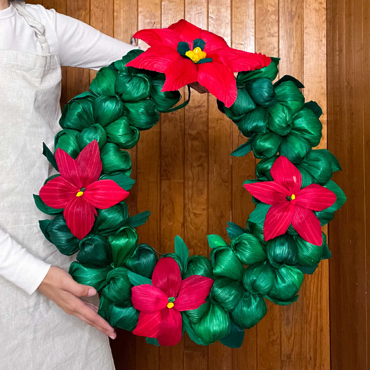 Nochebuena Cornhusk Christmas Wreaths