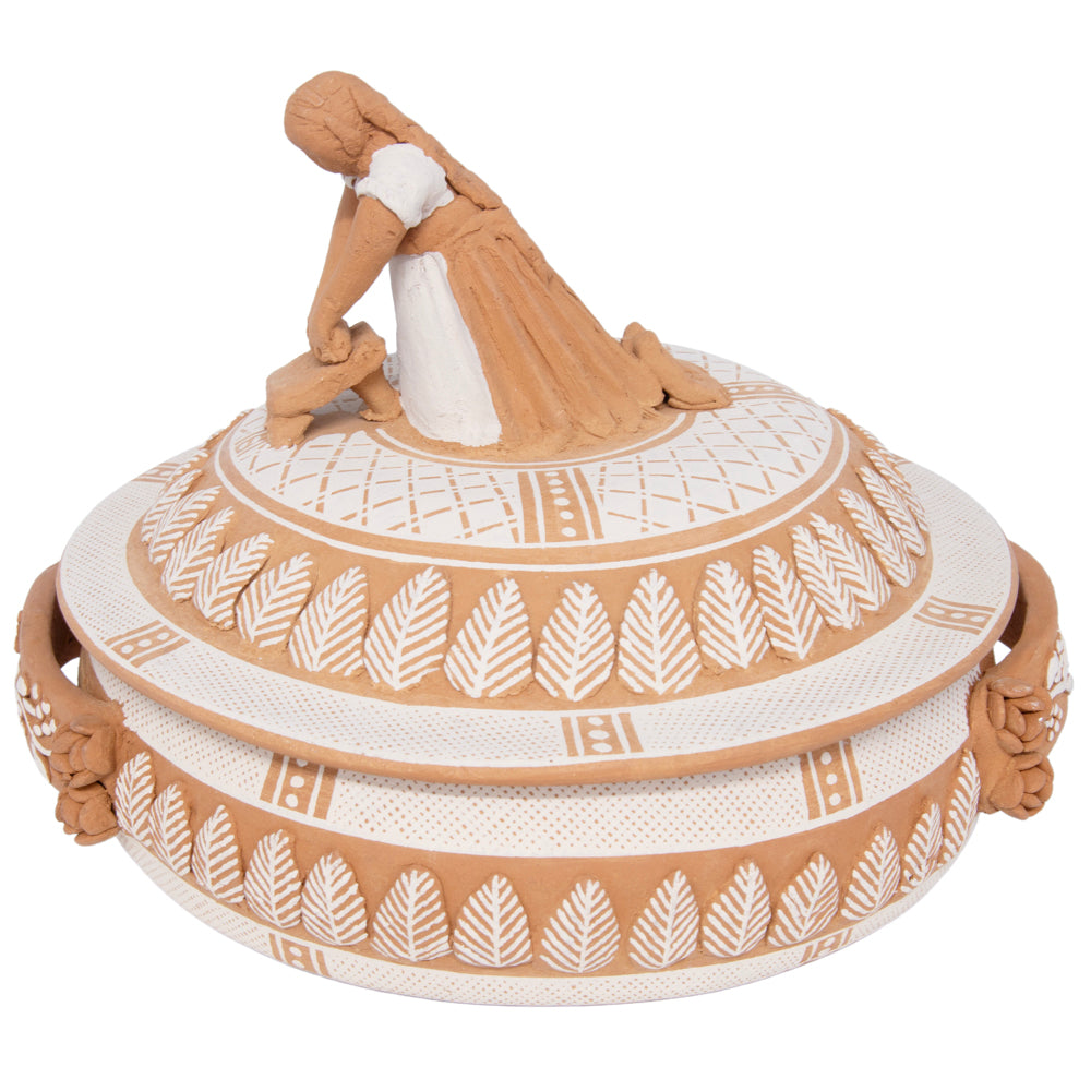 Patambán Mujer en Metate Tortillero (Woman in Metate)