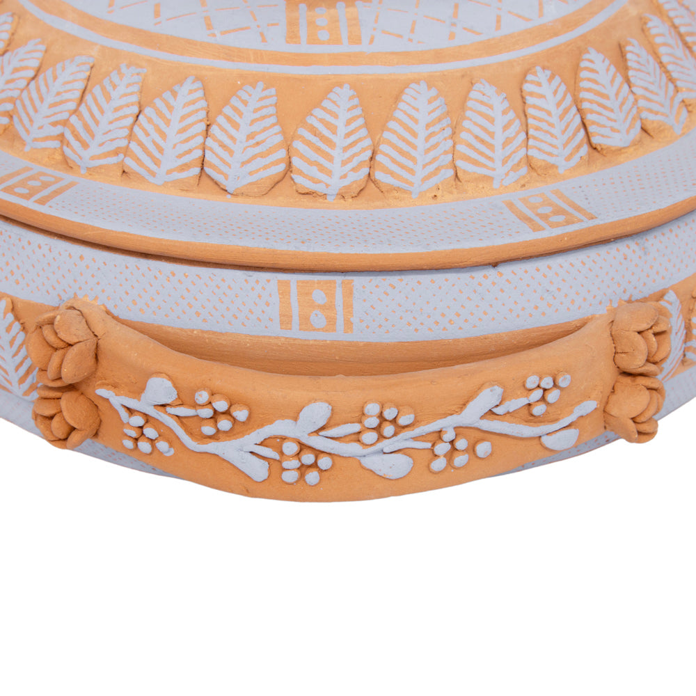 Patambán Mujer en Metate Tortillero (Woman in Metate)