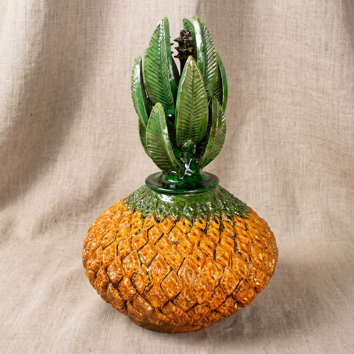 Barro Vidriado Piña Hungara 18'' Decorative Pineapple Sculpture