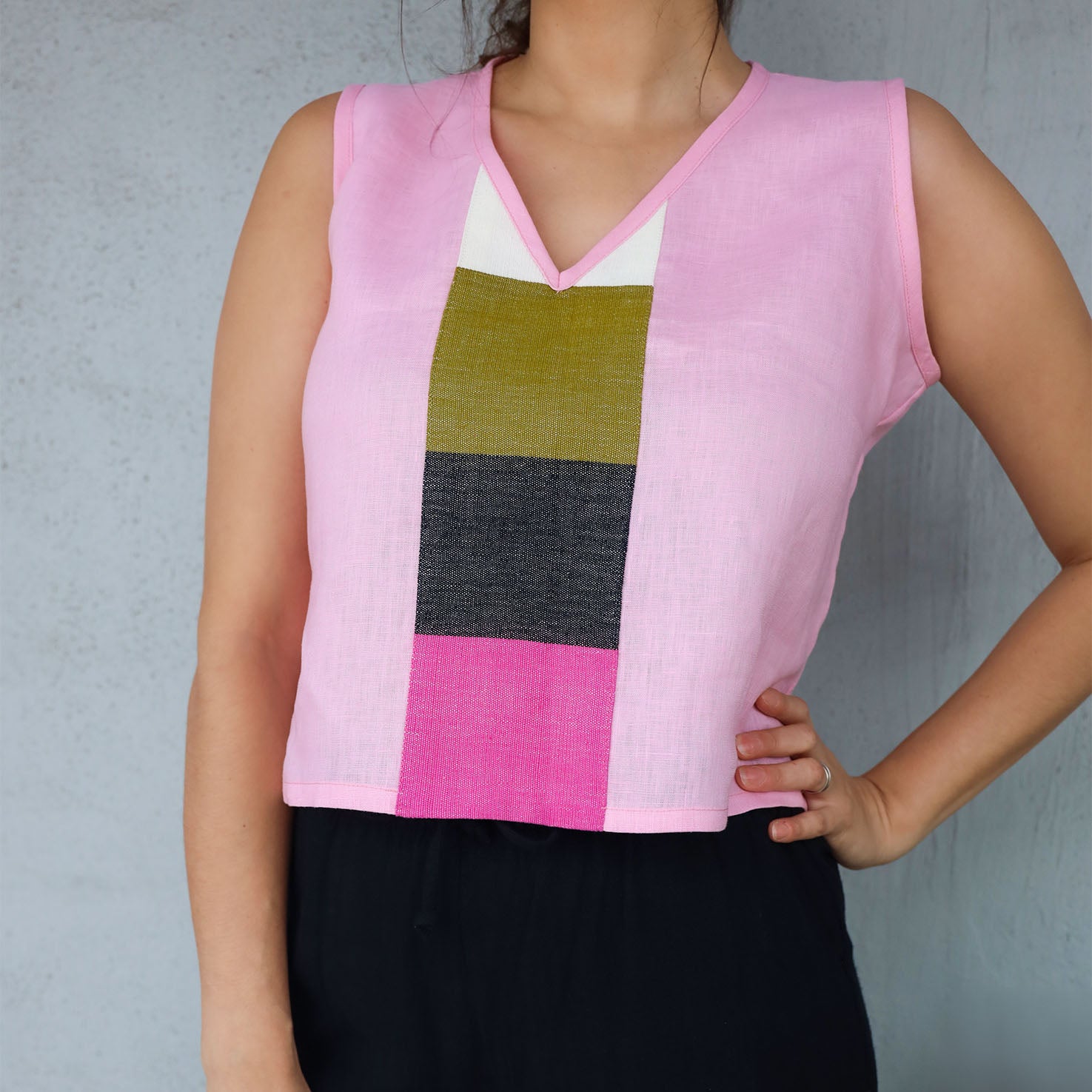 Tabasco Sleeveless Linen Cropped Top