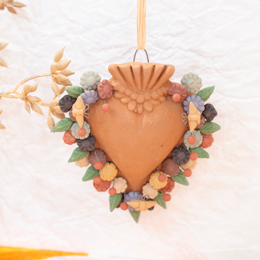 Sacred Heart Barro Pigmentado Clay Wall Art