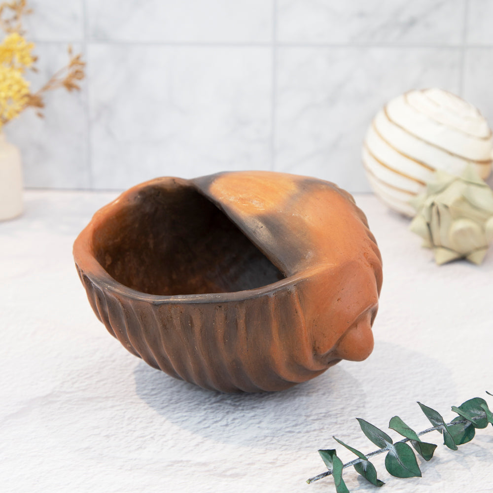 Santa Cruz Cachán Caracol Seashell Clay Sculpture