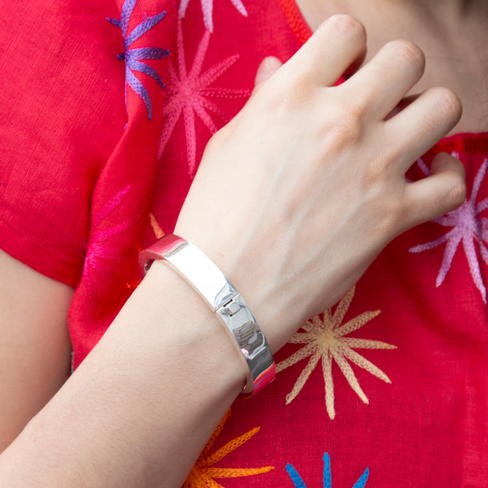 Sterling Silver Clásico Round Bangle