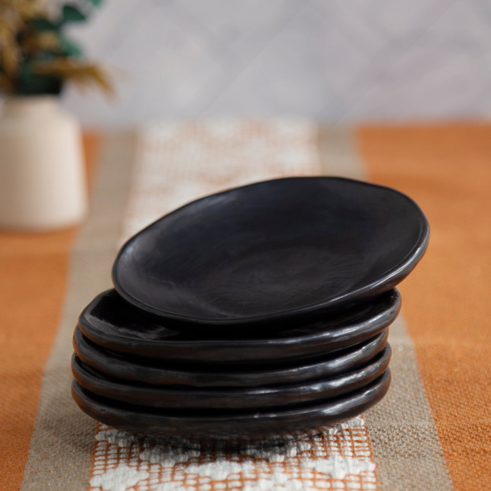 Barro Negro Saucer