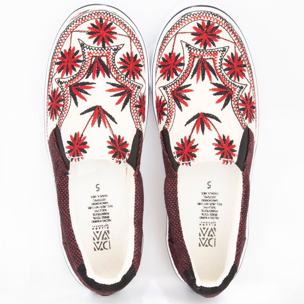 Tlahuitoltepec Embroidered Sneakers