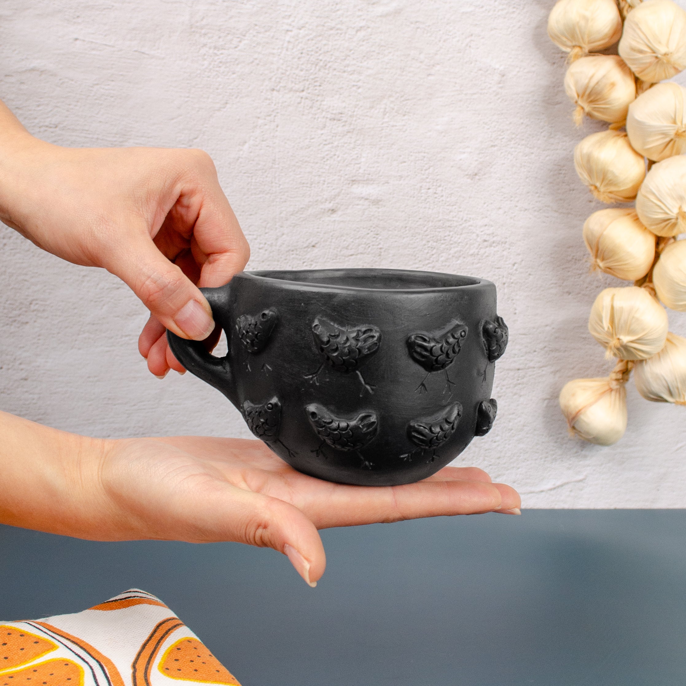 Barro Negro Pollitos Chicken Mug