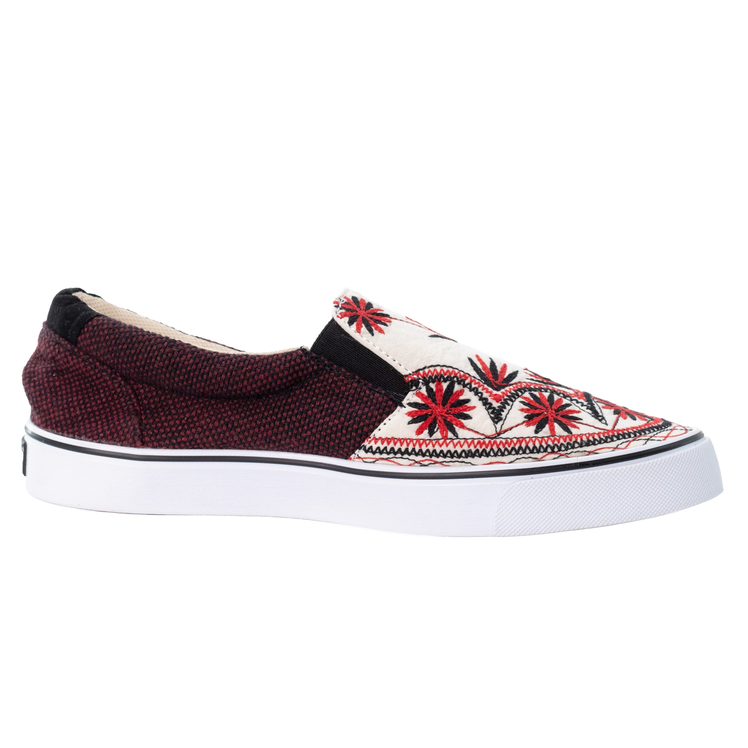 Tlahuitoltepec Embroidered Sneakers