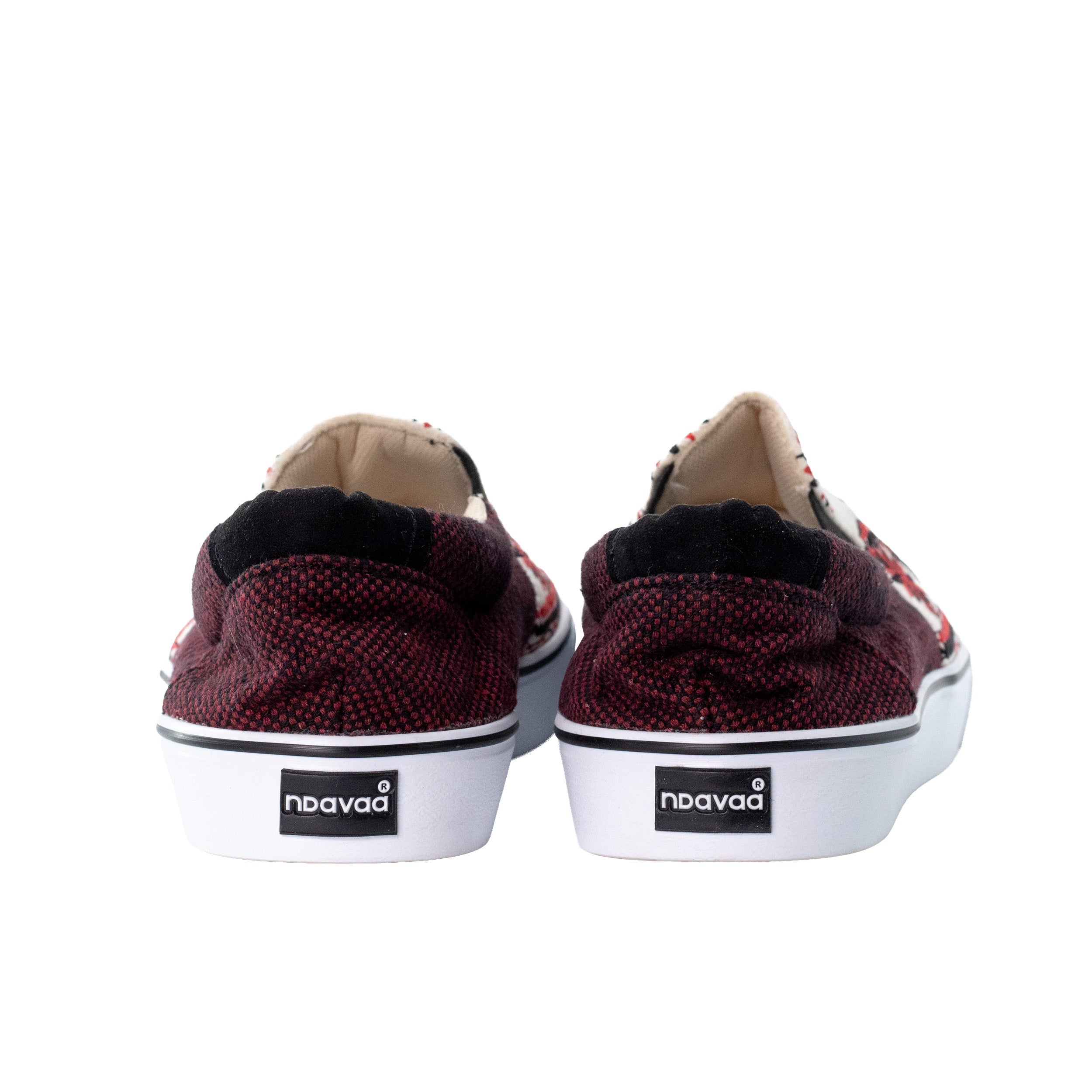Tlahuitoltepec Embroidered Sneakers
