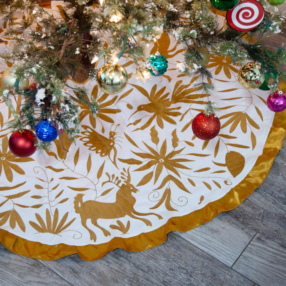 Otomí Embroidered Christmas Tree Skirt
