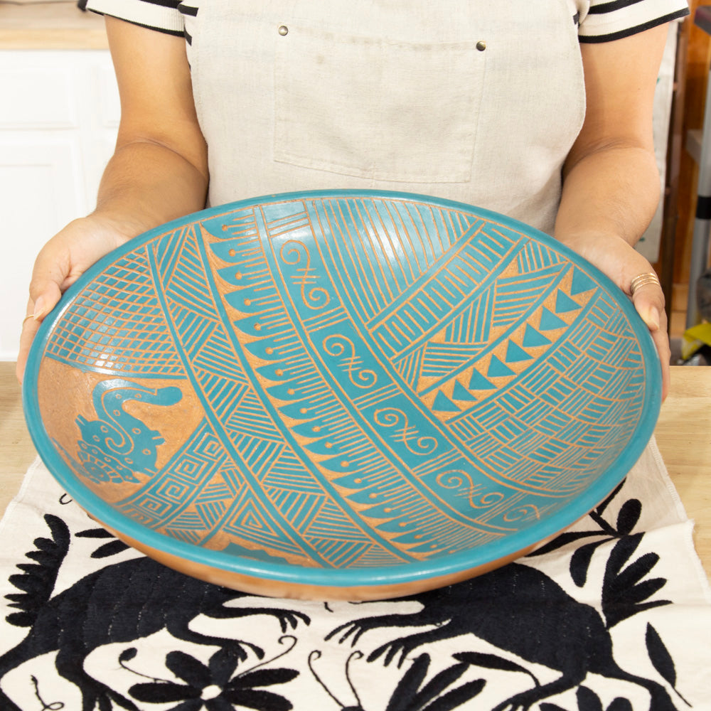Zinapécuaro Large Hand-Carved Clay Bowl