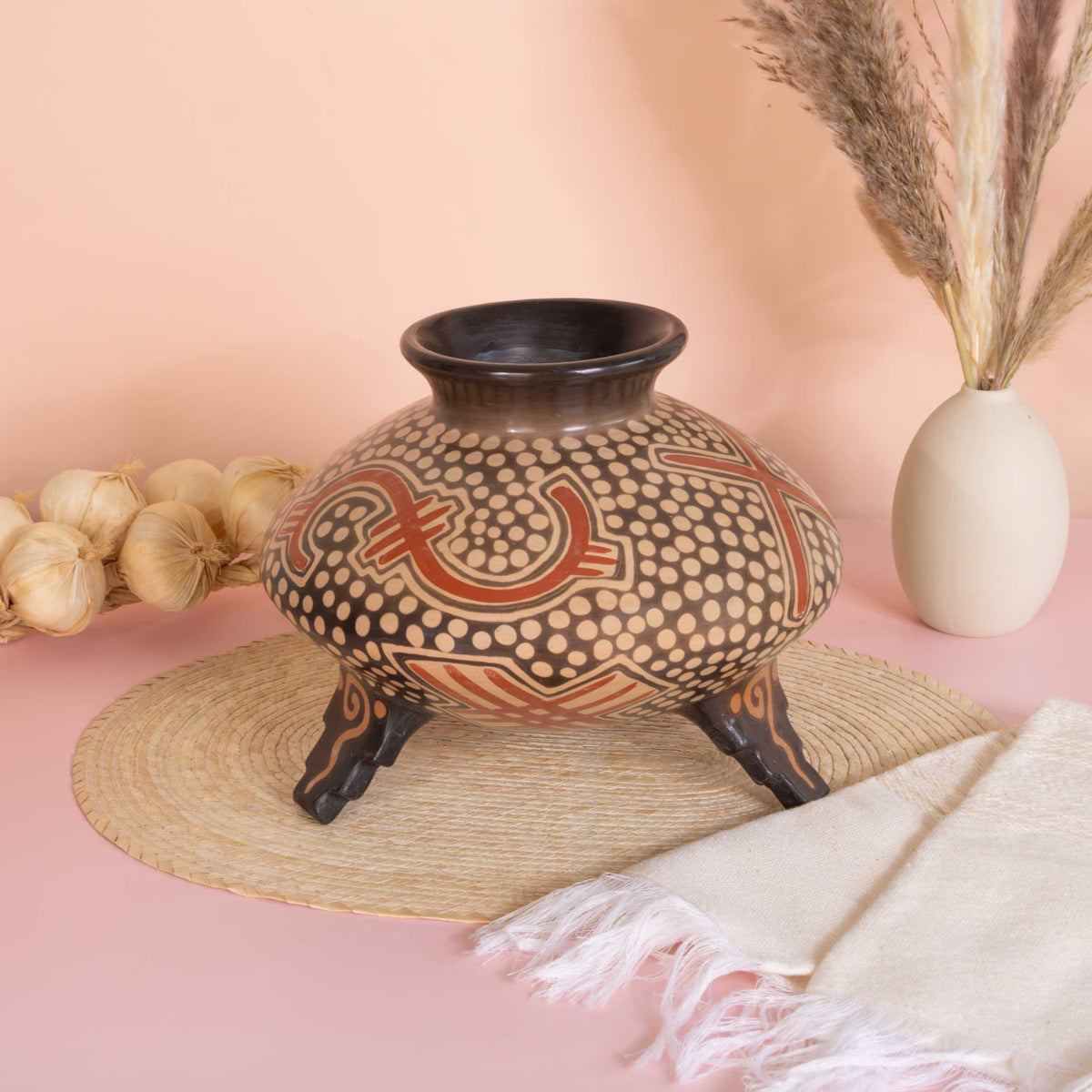 Zinapécuaro Aire Hand-Painted Ceramic Vase