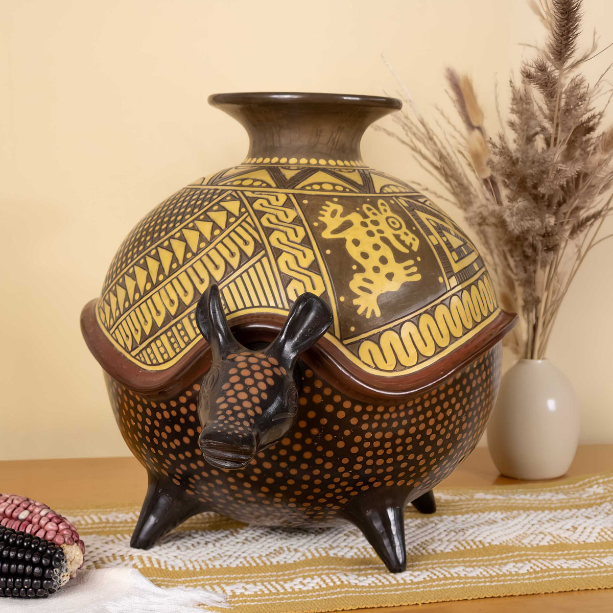Zinapécuaro Armadillo Sculptural Vase