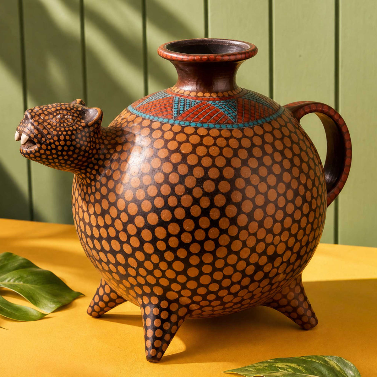 Zinapécuaro Large Jaguar Ceramic Vase